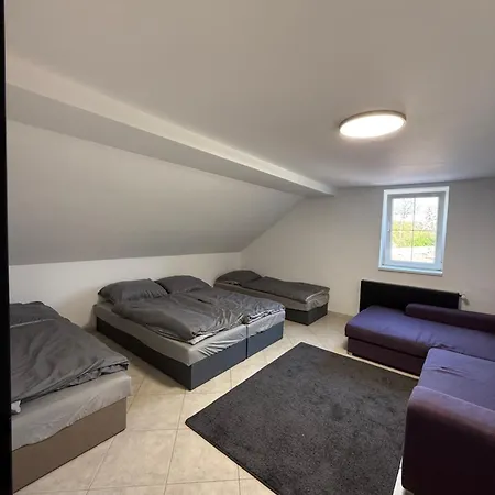 !levné A Dostupné Ubytovaní Apartamento Teplice